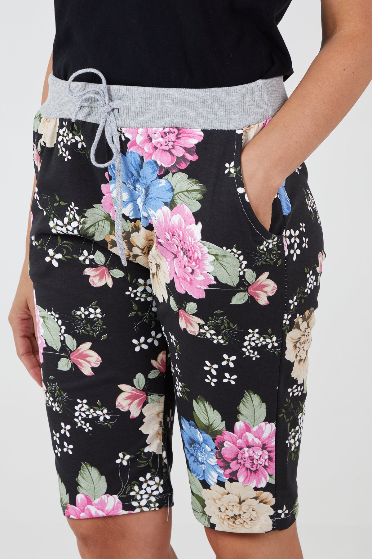 Drawstring Waist Floral Shorts Shorts WearAll