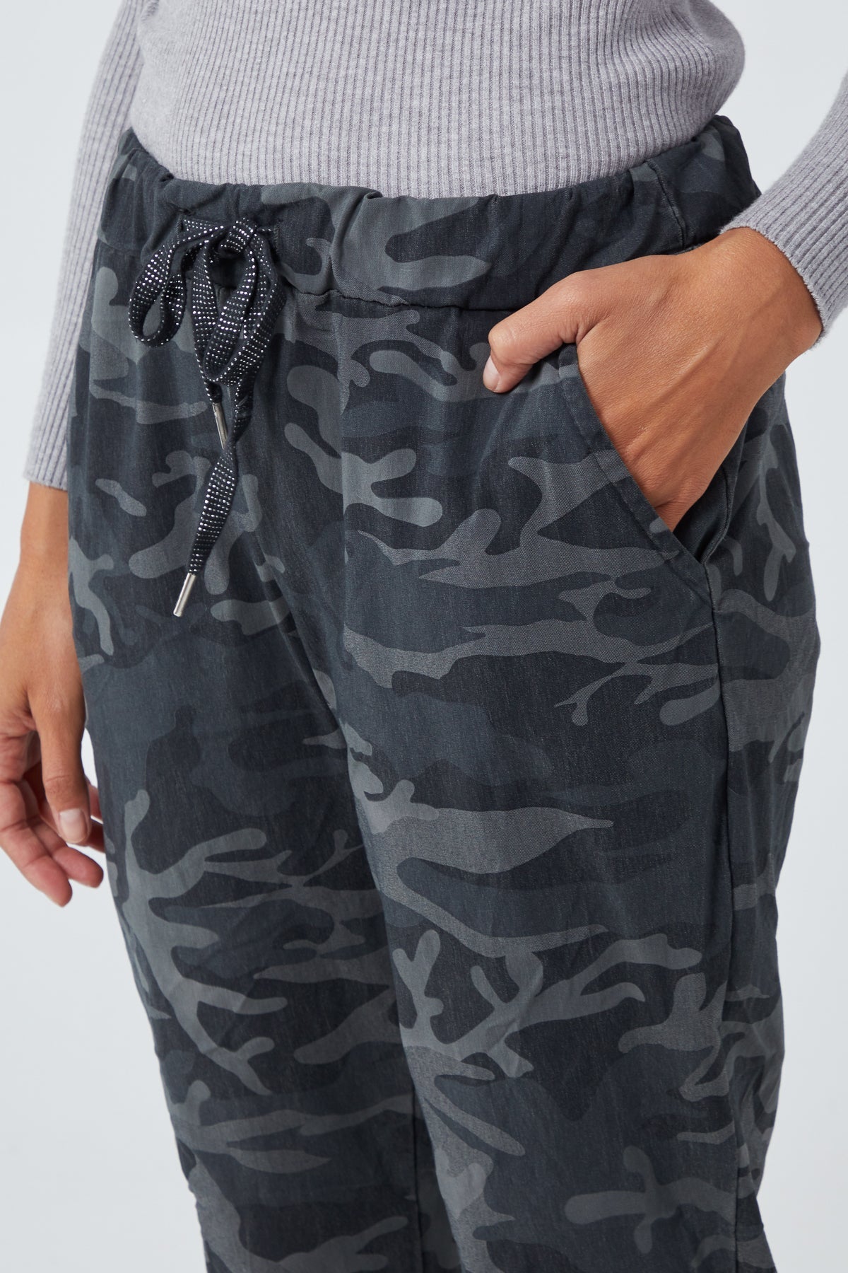 Magic Camouflage Trousers (Extra Large) TRS1 WearAll