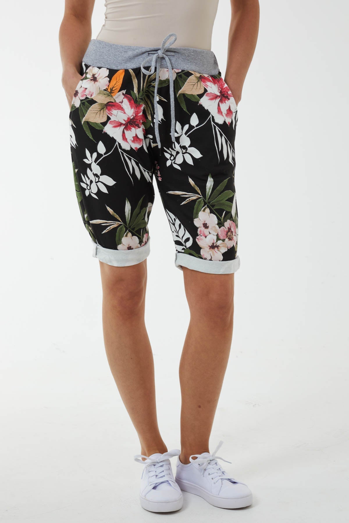 Tropical Floral Contrasted Waist Shorts Shorts WearAll Black 8