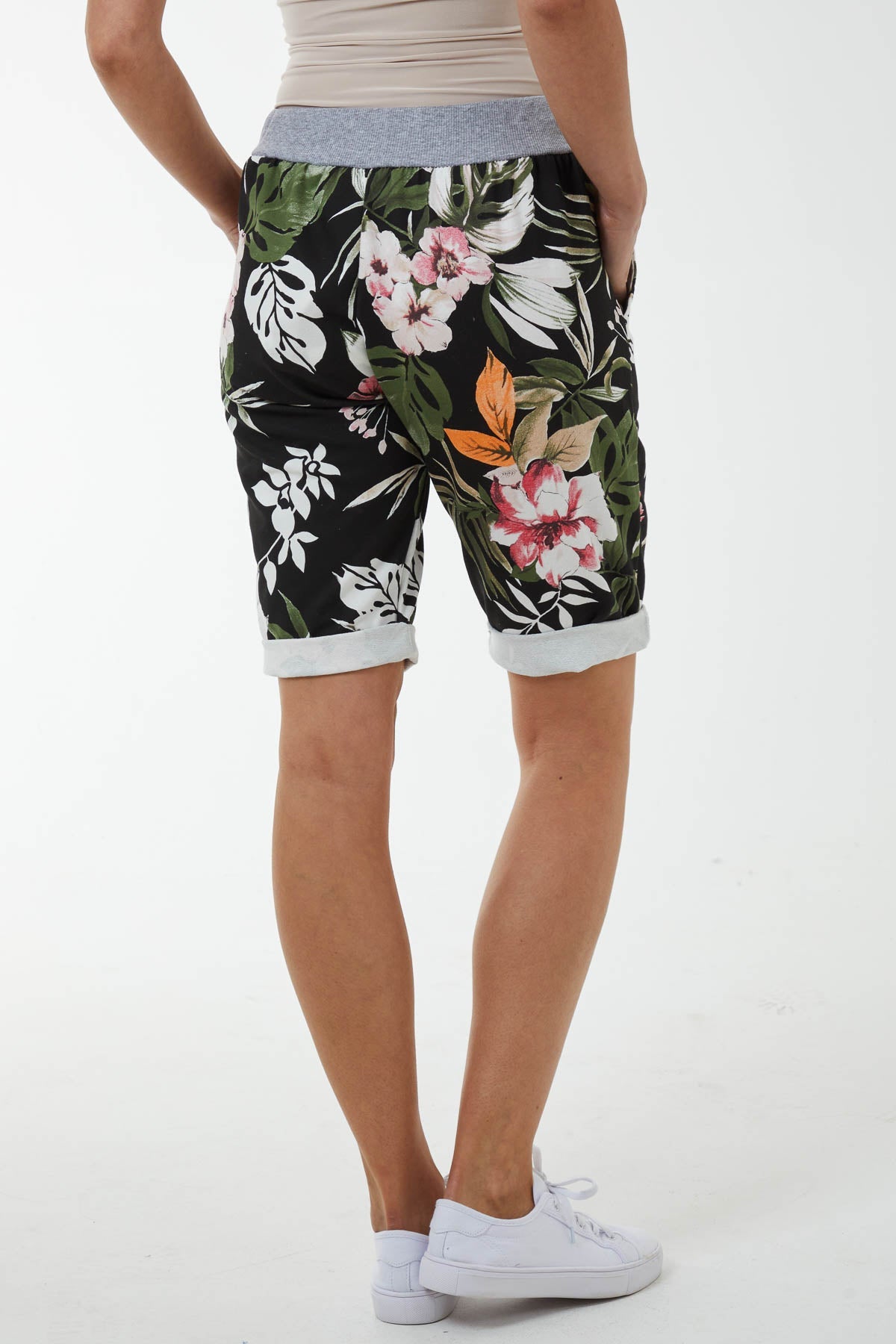 Tropical Floral Contrasted Waist Shorts Shorts WearAll
